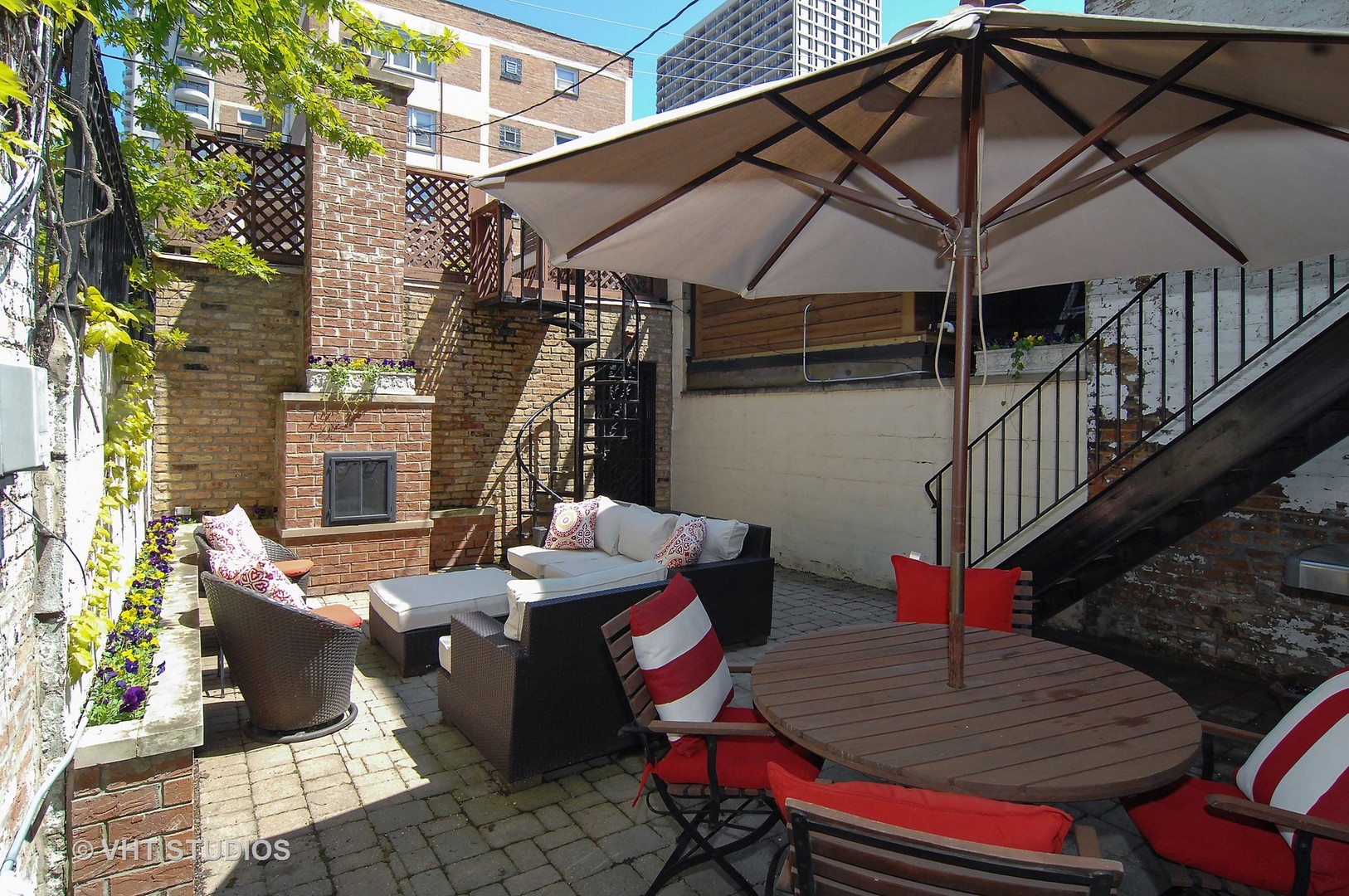 2017 North Sedgwick Street Chicago, IL 60614 - Photo 27 of 30 a outdoor space with patio furniture