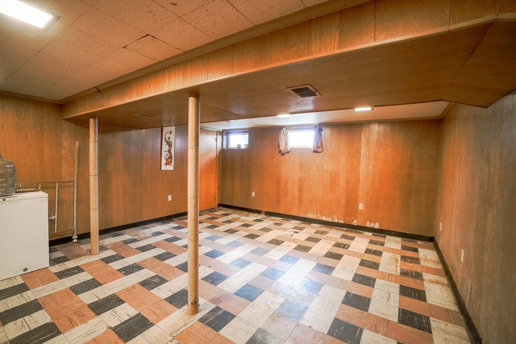 53 Yale Road Needham, MA 02494 - Photo 17 of 21 a view of a entryway