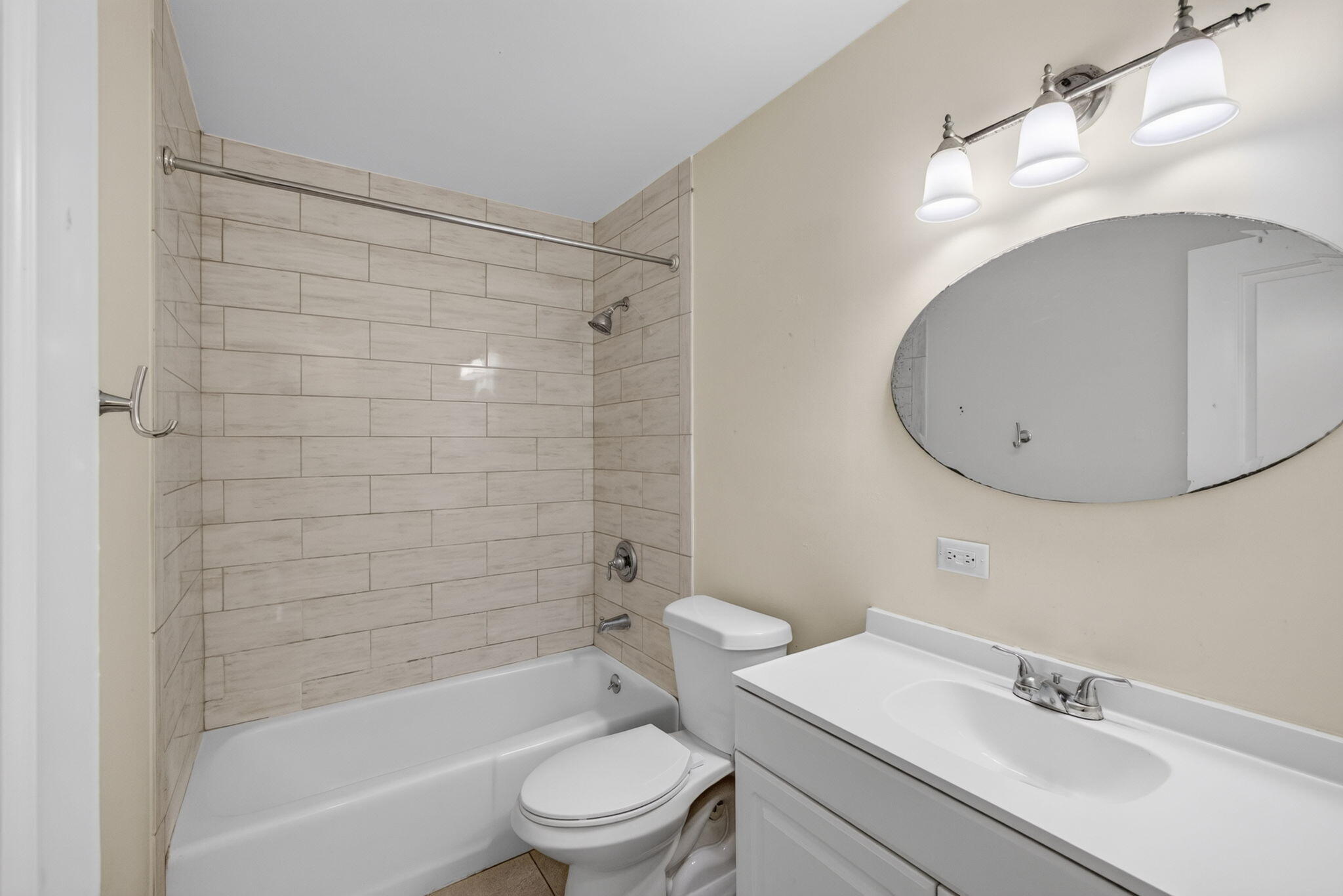 1333 West 31st Street Riviera Beach, FL 33404 - Photo 31 of 46 Bathroom