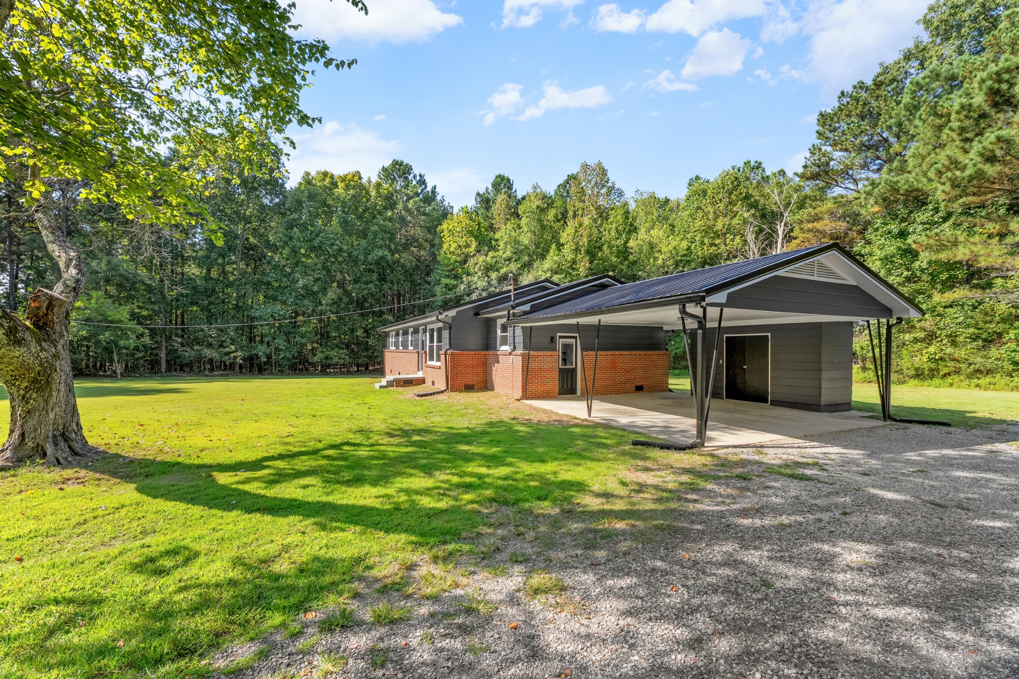 12131 Old Tullahoma Road Tullahoma, TN 37388 - Photo 2 of 32