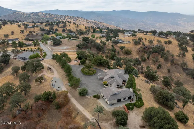 $1,200,000 | 30300 Piebald Court, Tehachapi, CA 93561