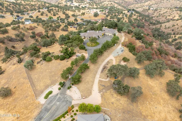 $1,200,000 | 30300 Piebald Court, Tehachapi, CA 93561