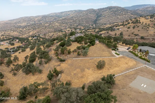 $1,200,000 | 30300 Piebald Court, Tehachapi, CA 93561