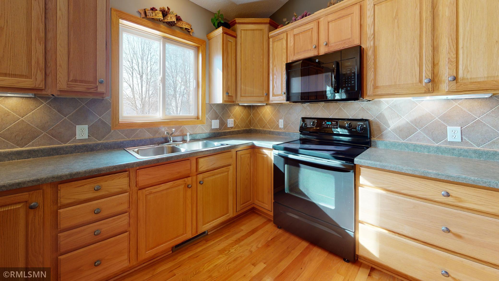 4418 Manor Drive Northwest Rochester, MN 55901 - Photo 8 of 38