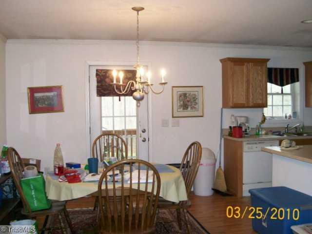 281 Matthews Road Pilot Mountain, NC 27041 - Photo 9 of 15 Kitchen. eat-in kitchen/dining area
