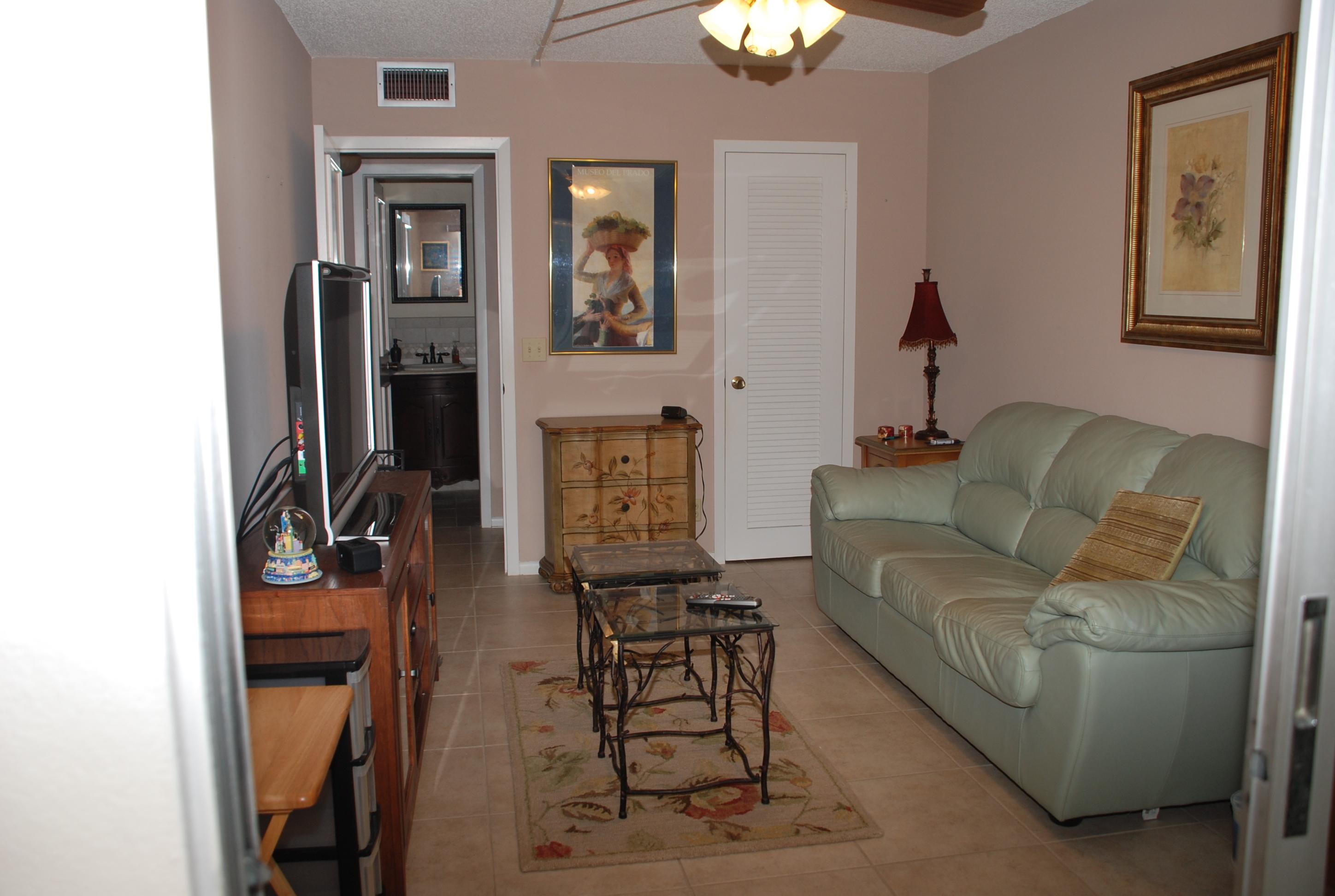 3064 Exeter Boca Raton, FL 33434 - Photo 3 of 18 Living