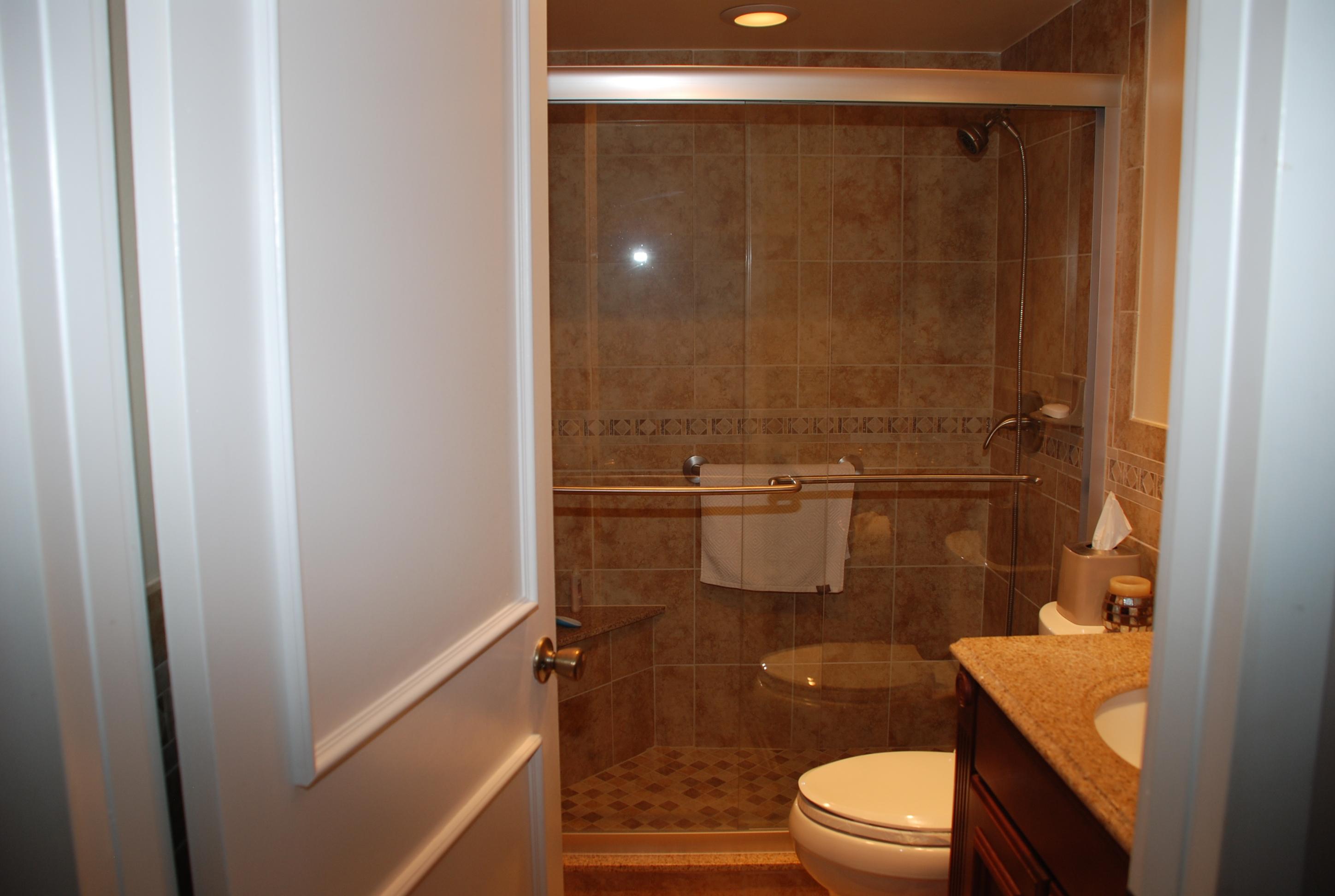 3064 Exeter Boca Raton, FL 33434 - Photo 6 of 18 Bath