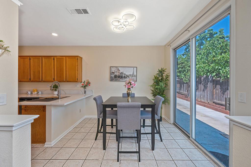 5621 Elk Spring Way Elk Grove, CA 95758 - Photo 12 of 35