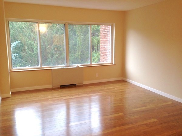 22 Chestnut Place, Unit 403 Brookline, MA 02445 - Photo 2 of 11