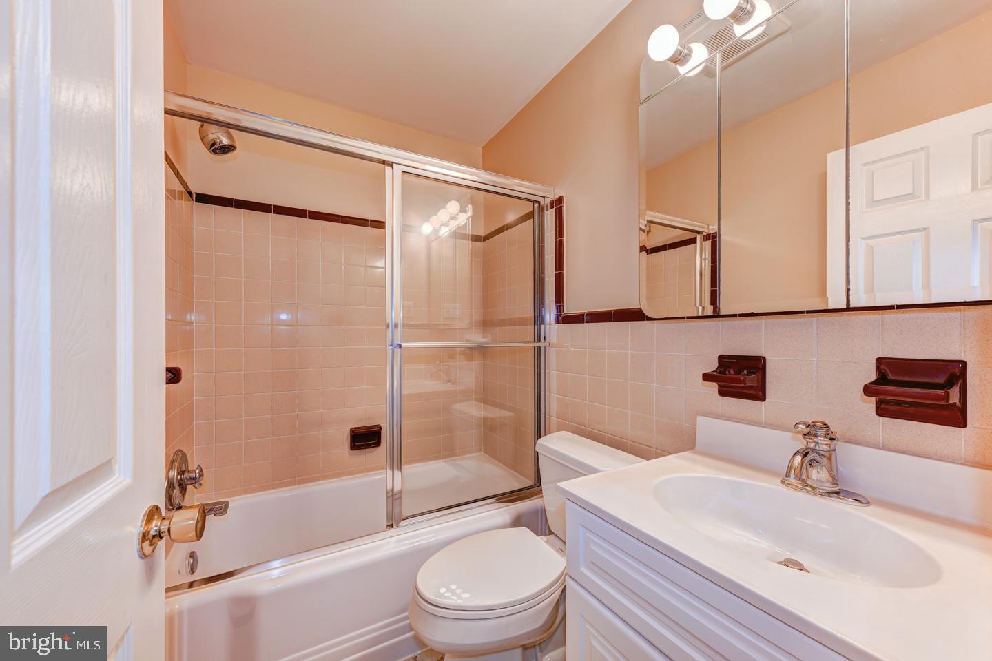 1827 Jill Road Willow Grove, PA 19090 - Photo 13 of 29 Gallery Image 13