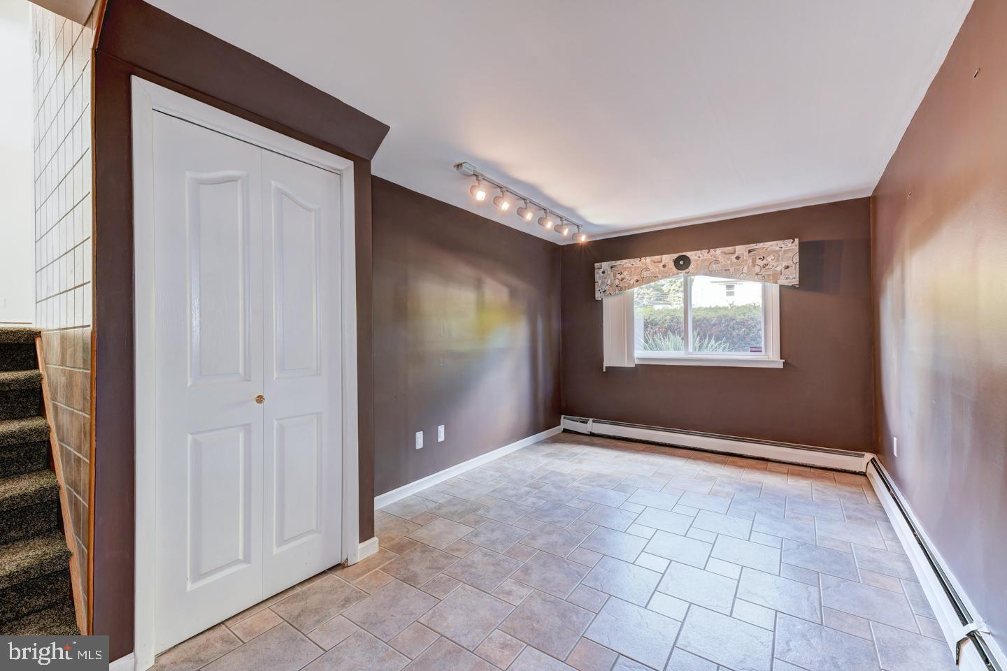 1827 Jill Road Willow Grove, PA 19090 - Photo 18 of 29 Gallery Image 18