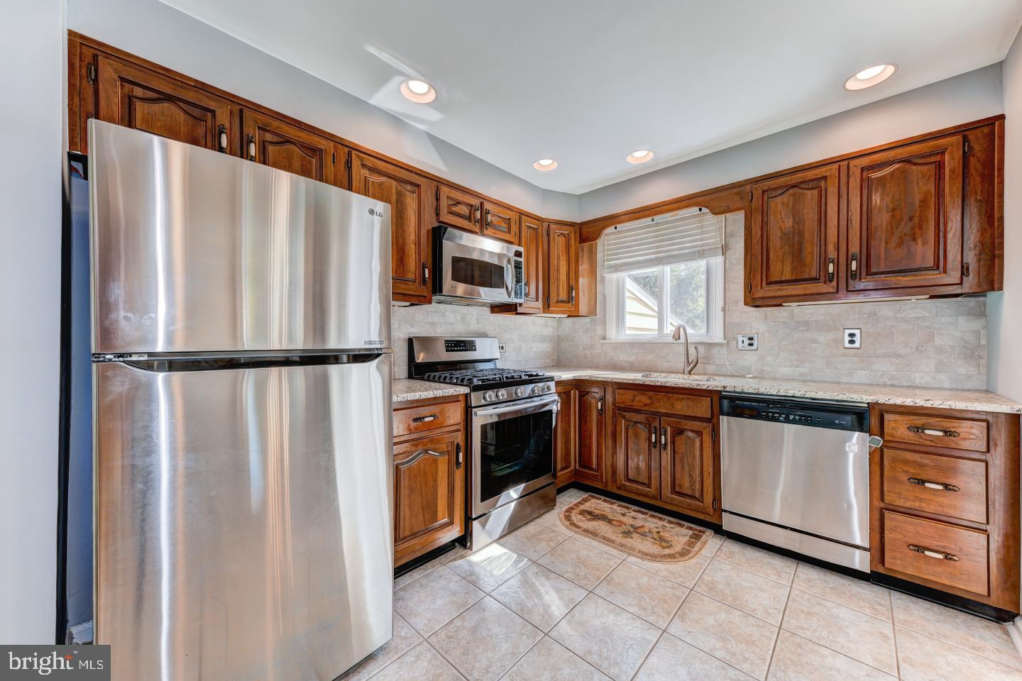1827 Jill Road Willow Grove, PA 19090 - Photo 9 of 29 Gallery Image 9