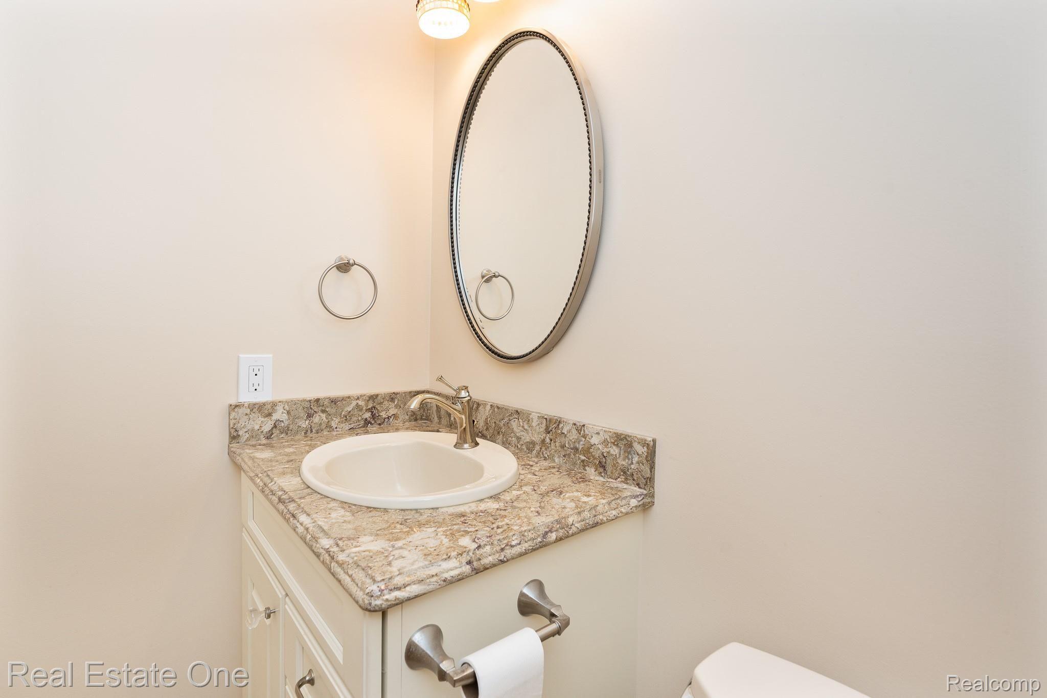 5245 Aintree Road Rochester, MI 48306 - Photo 12 of 42 powder room