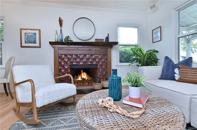 $6,200 | 14018 Hesby Street, Sherman Oaks, CA 91423