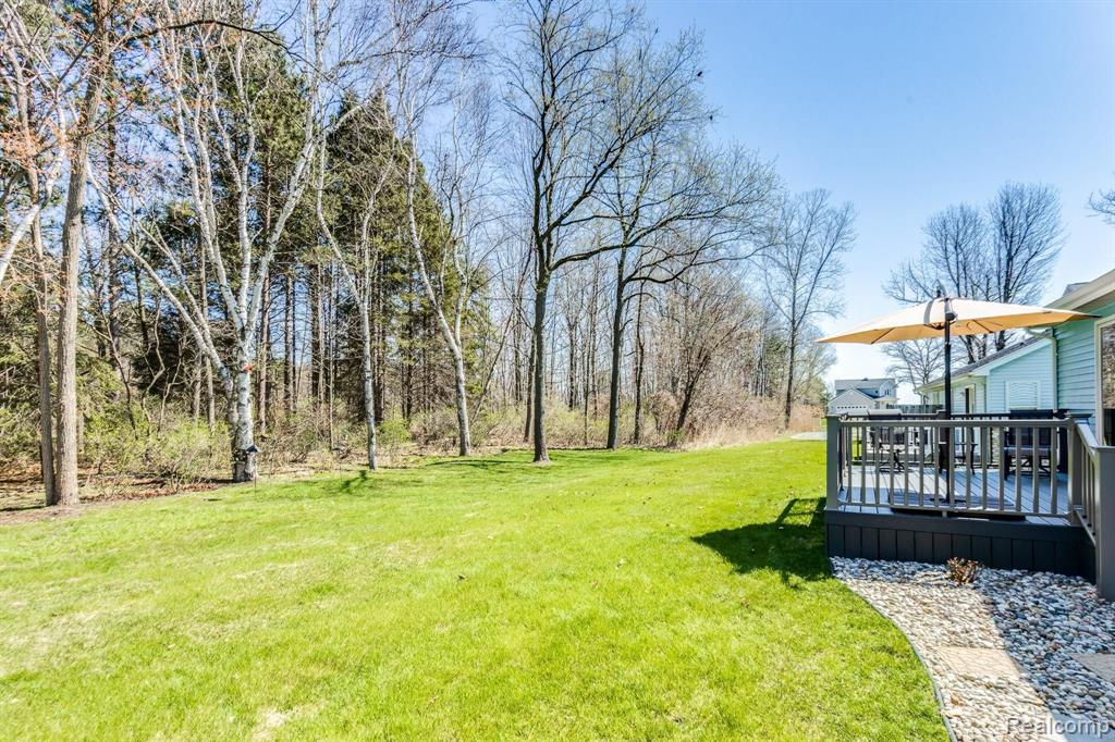 7276 Lakeshore Road Lakeport, MI 48059 - Photo 30 of 38