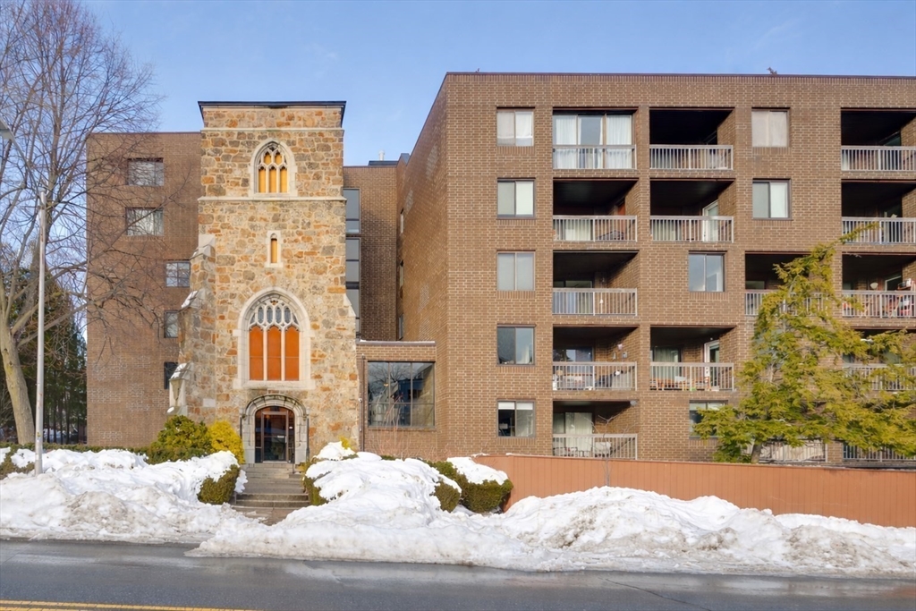 321 Harvard Street, Unit 307 Cambridge, MA 02139 - Photo 24 of 26 a view of building with residential space