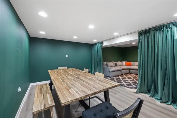 $375,000 | 573 Dublin Drive, Mundelein, IL 60060