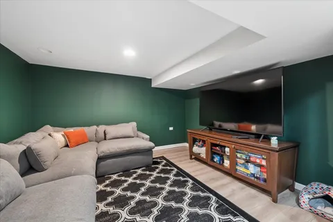 $375,000 | 573 Dublin Drive, Mundelein, IL 60060