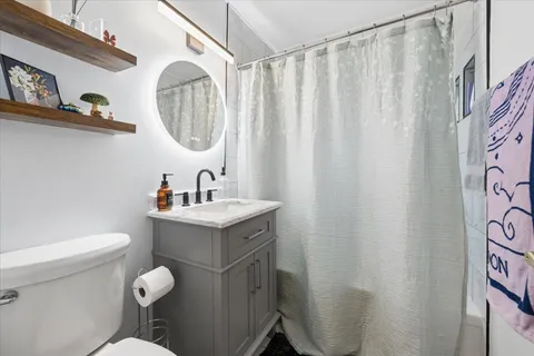 $375,000 | 573 Dublin Drive, Mundelein, IL 60060