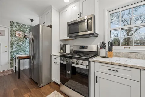 $375,000 | 573 Dublin Drive, Mundelein, IL 60060