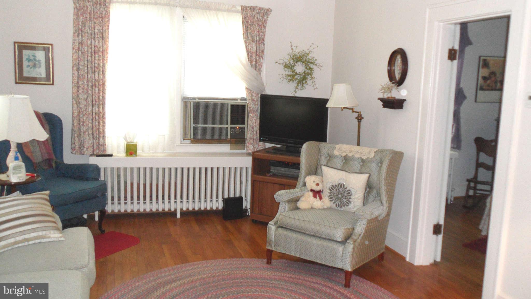 706 Hankin Street Silver Spring, MD 20910 - Photo 11 of 17 Living Room