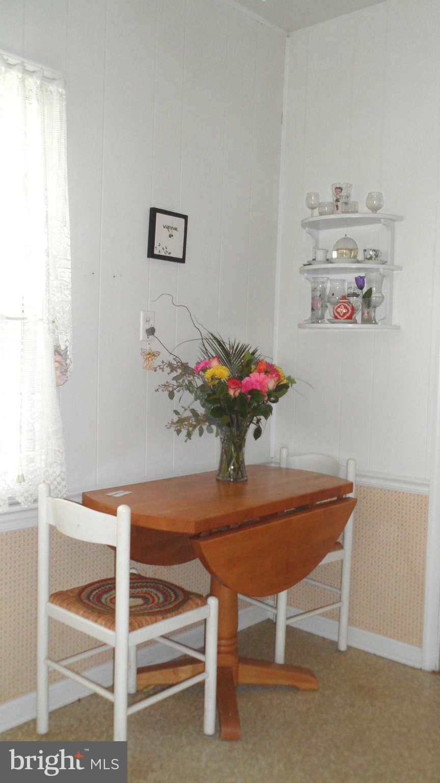 706 Hankin Street Silver Spring, MD 20910 - Photo 9 of 17 Breakfast area