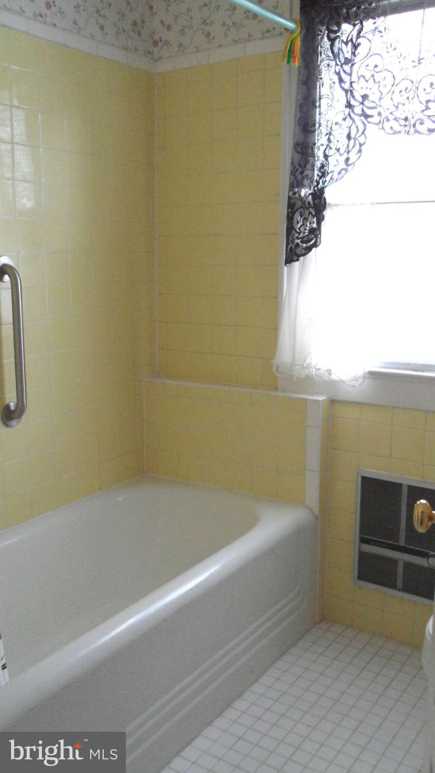 706 Hankin Street Silver Spring, MD 20910 - Photo 10 of 17 BATH