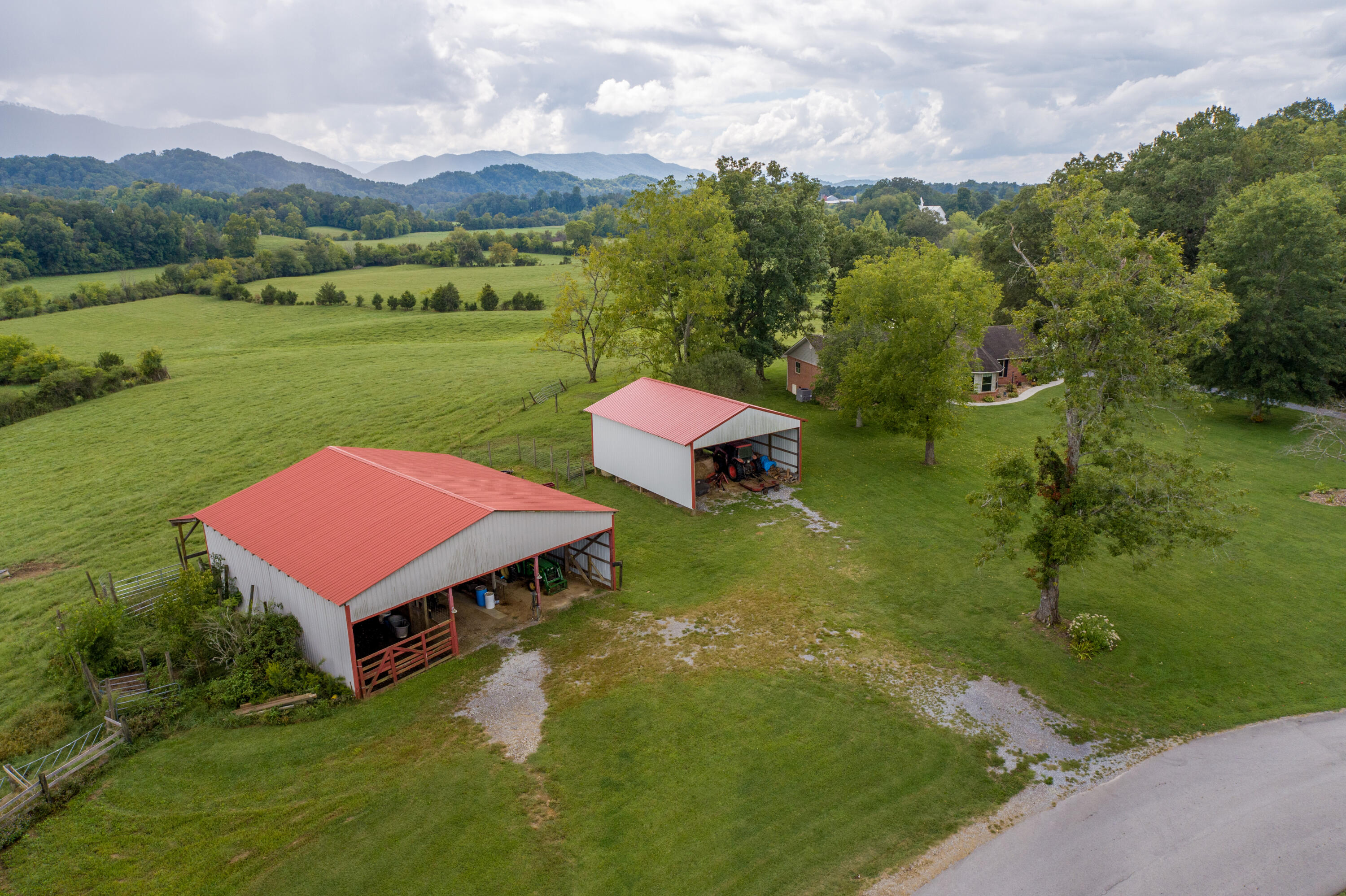 1505 McKenry Road Walland, TN 37886 - Photo 4 of 40 1505 McKenry-11