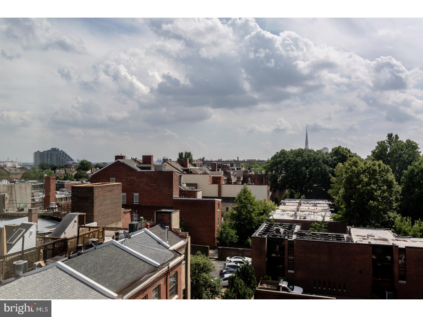 312-22 Walnut Street, Unit 109 Philadelphia, PA 19106 - Photo 2 of 7