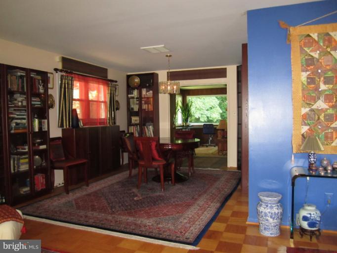 5222 Juliet Street Springfield, VA 22151 - Photo 25 of 29 Living Room/Dining Room