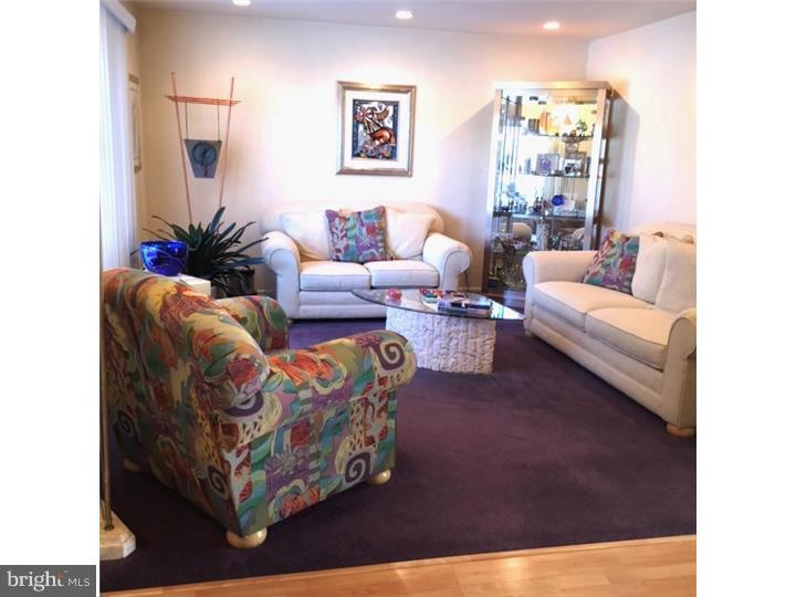 940 Timber Lane Reading, PA 19608 - Photo 2 of 22 Living Room