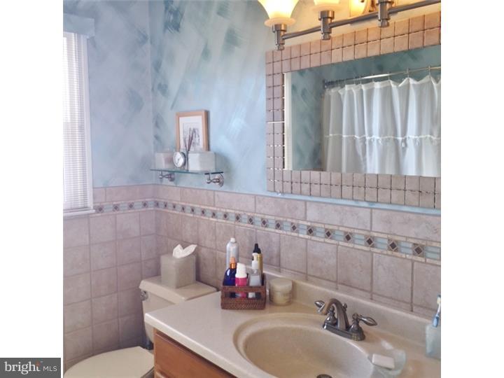 940 Timber Lane Reading, PA 19608 - Photo 19 of 22 Bathroom