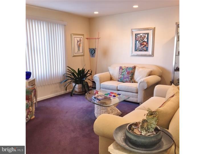 940 Timber Lane Reading, PA 19608 - Photo 3 of 22 Living Room