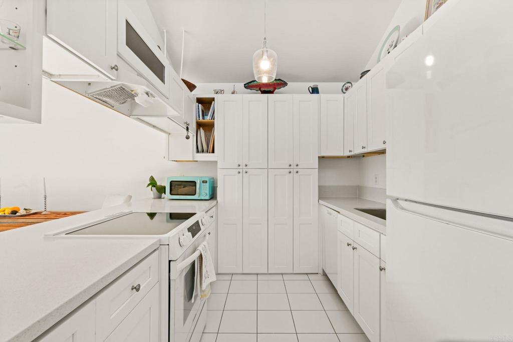 2376 Altisma Way, Unit K Carlsbad, CA 92009 - Photo 17 of 44