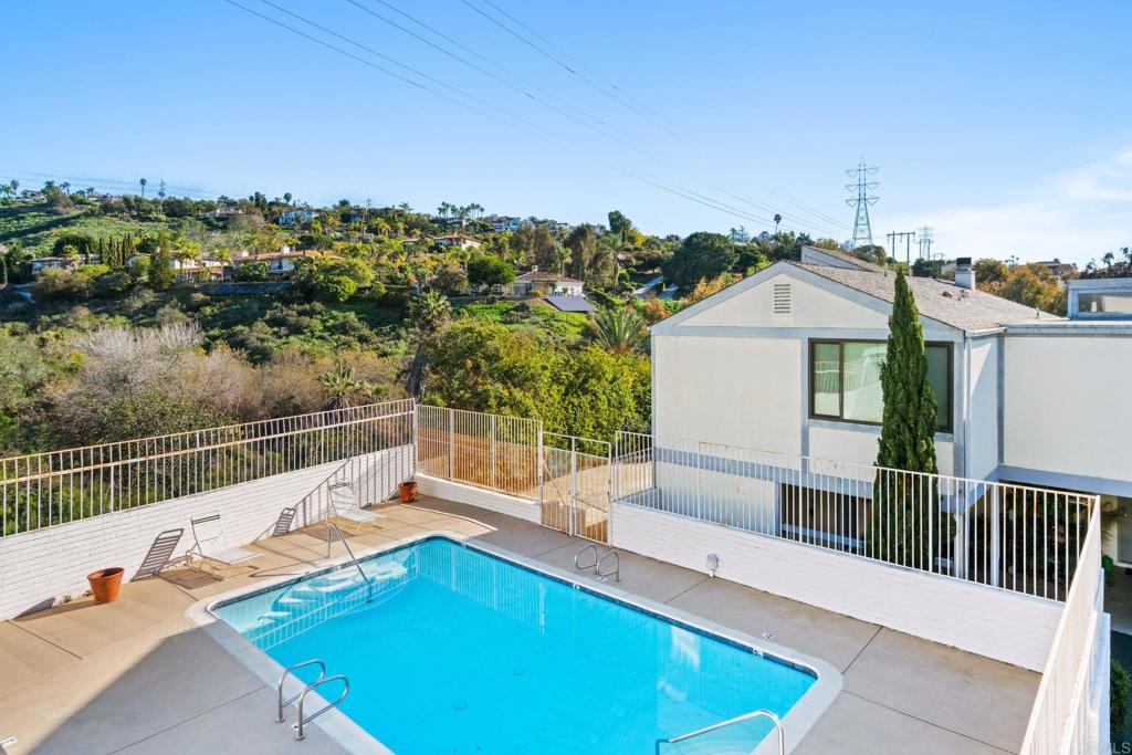 2376 Altisma Way, Unit K Carlsbad, CA 92009 - Photo 23 of 44