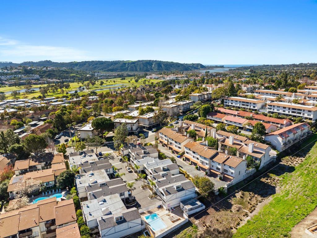 2376 Altisma Way, Unit K Carlsbad, CA 92009 - Photo 4 of 44