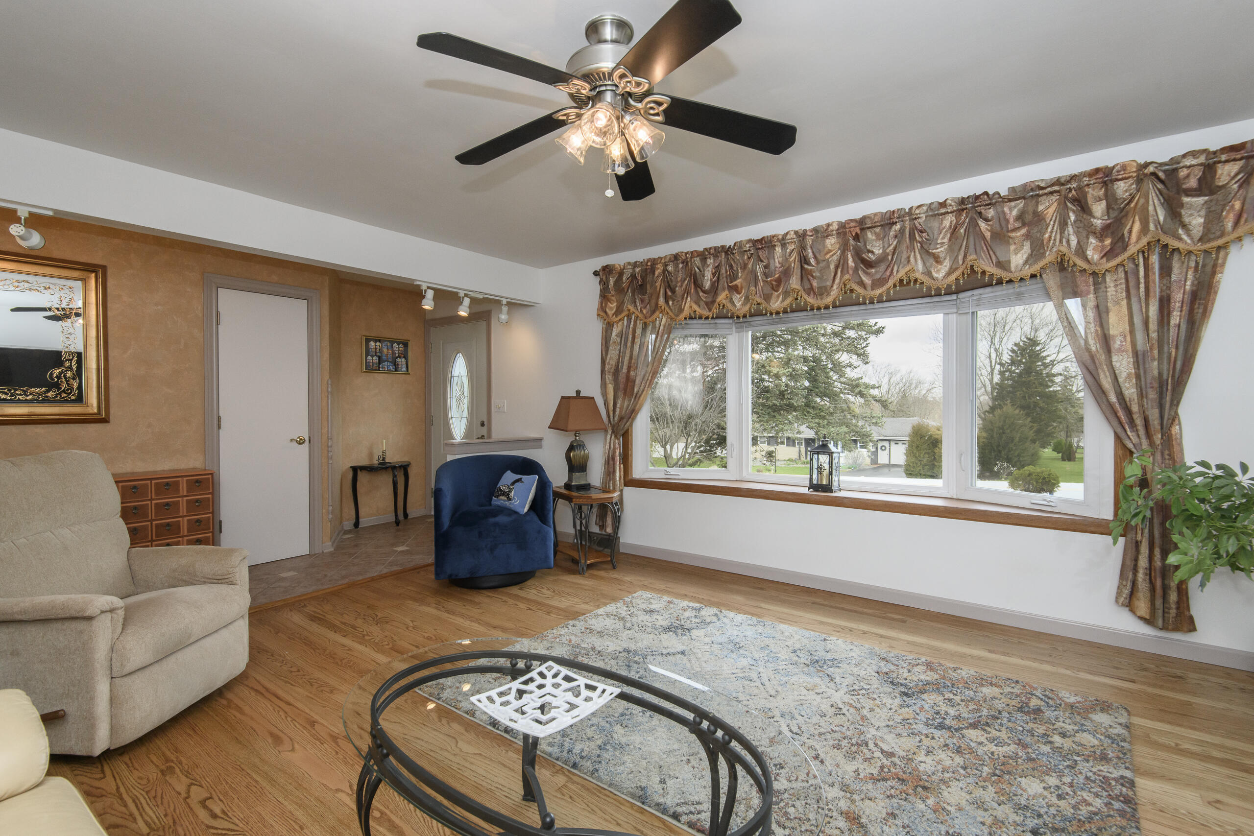 17321 West Observatory Road New Berlin, WI 53146 - Photo 9 of 30 9