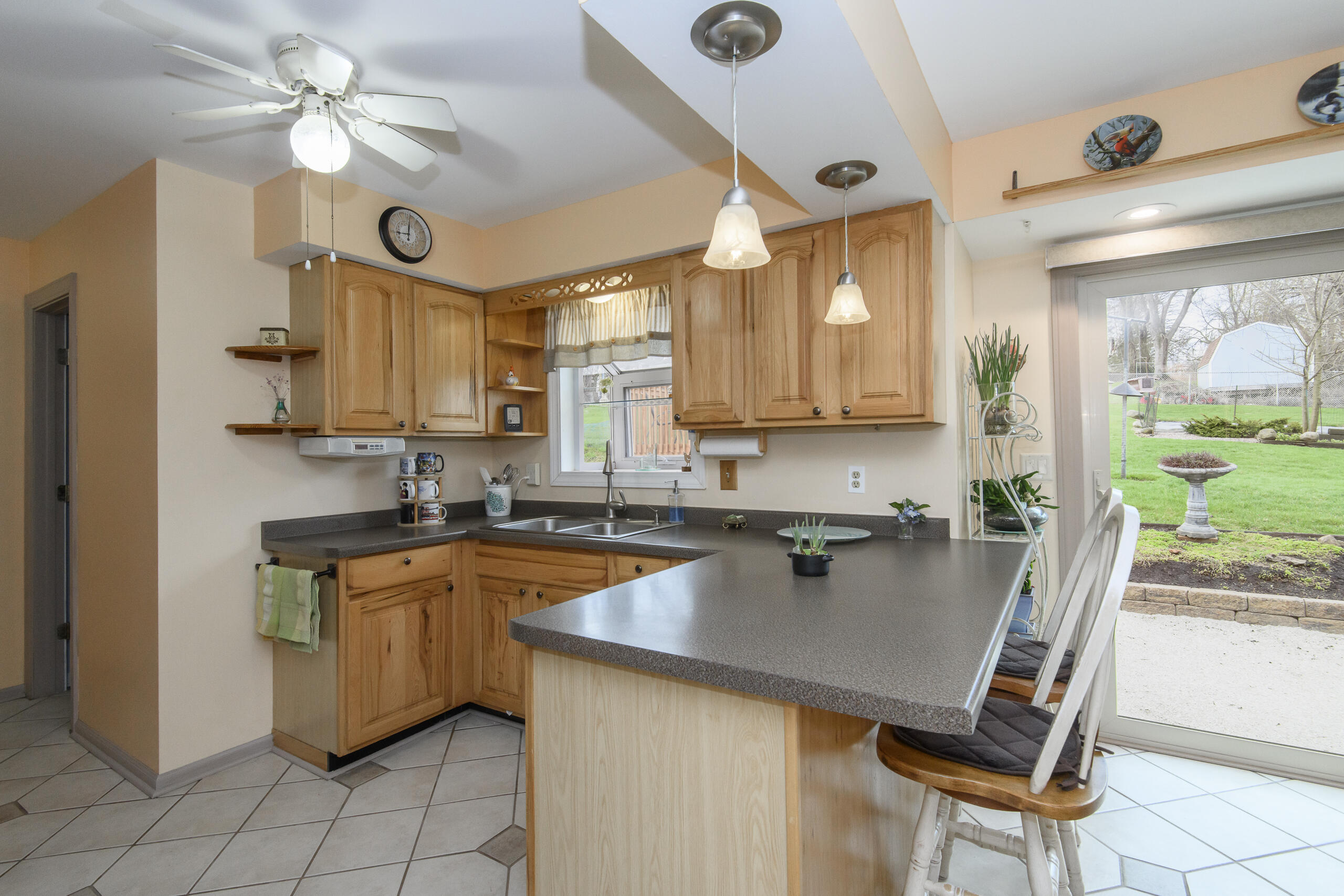 17321 West Observatory Road New Berlin, WI 53146 - Photo 3 of 30 3