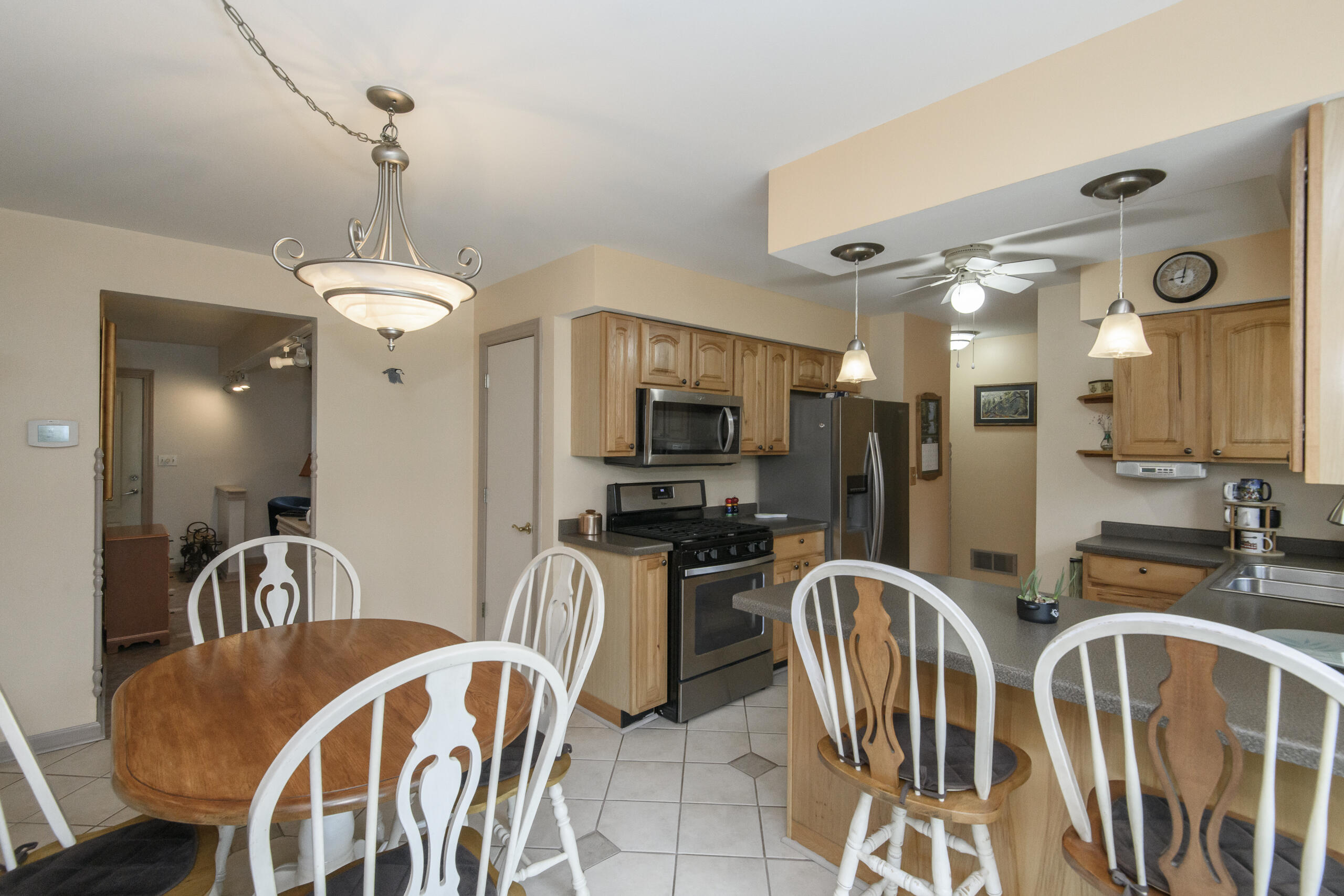 17321 West Observatory Road New Berlin, WI 53146 - Photo 4 of 30 4