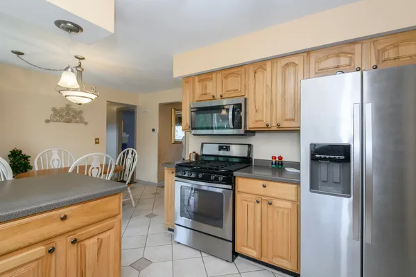 $389,900 | 17321 West Observatory Road, New Berlin, WI 53146