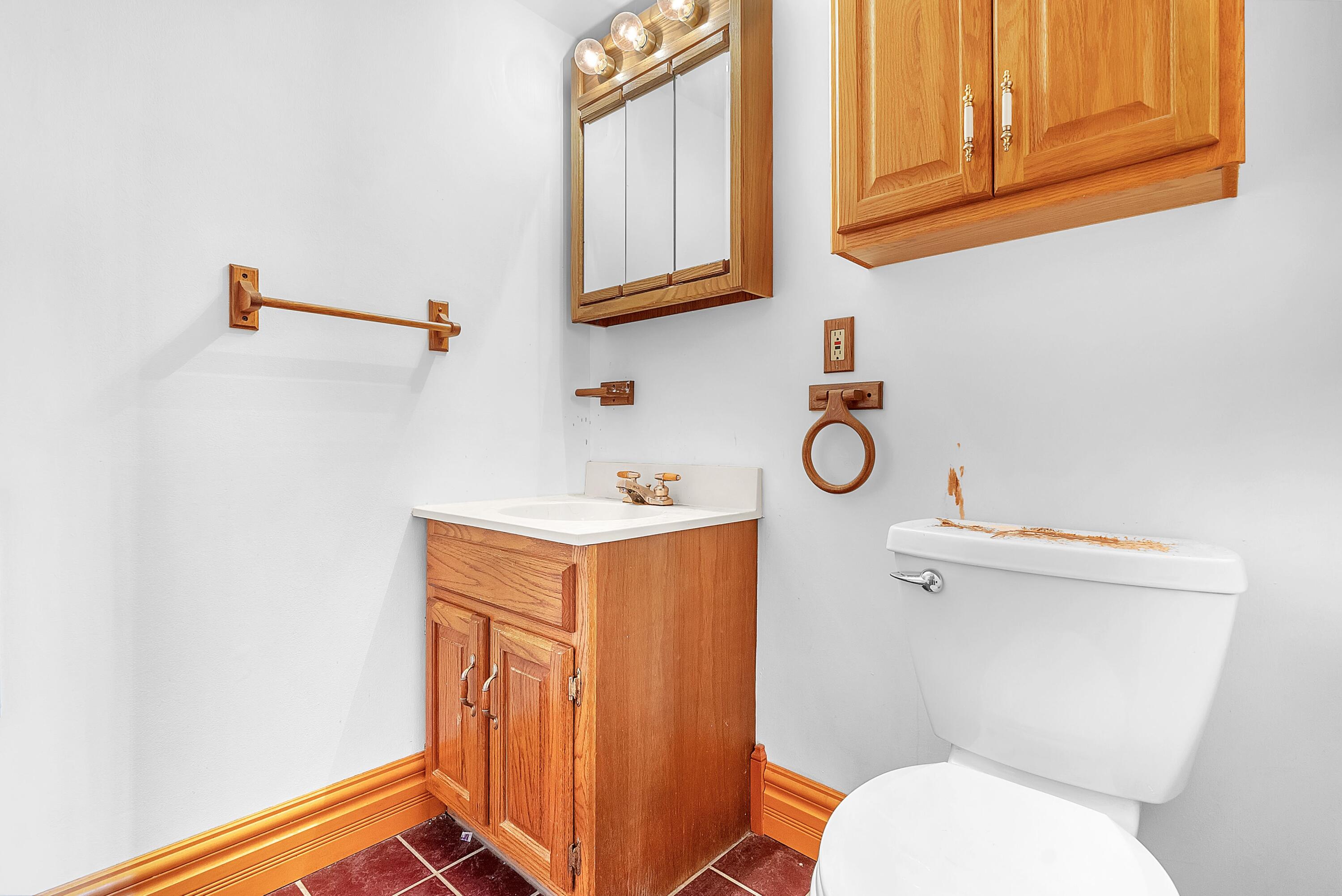 548 Robyn Road, Unit B Valparaiso, IN 46385 - Photo 12 of 18 3000x2004