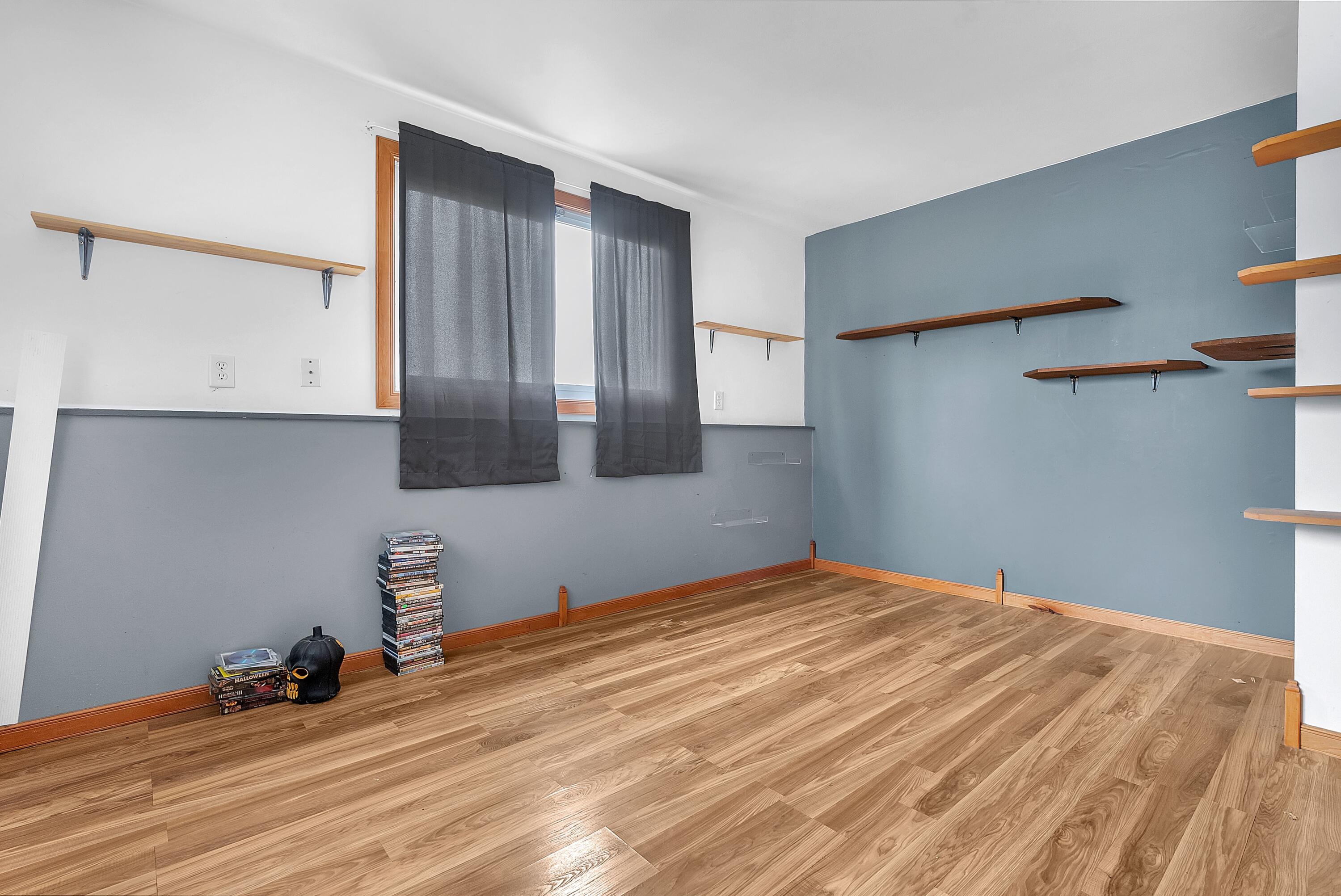 548 Robyn Road, Unit B Valparaiso, IN 46385 - Photo 16 of 18 3000x2005