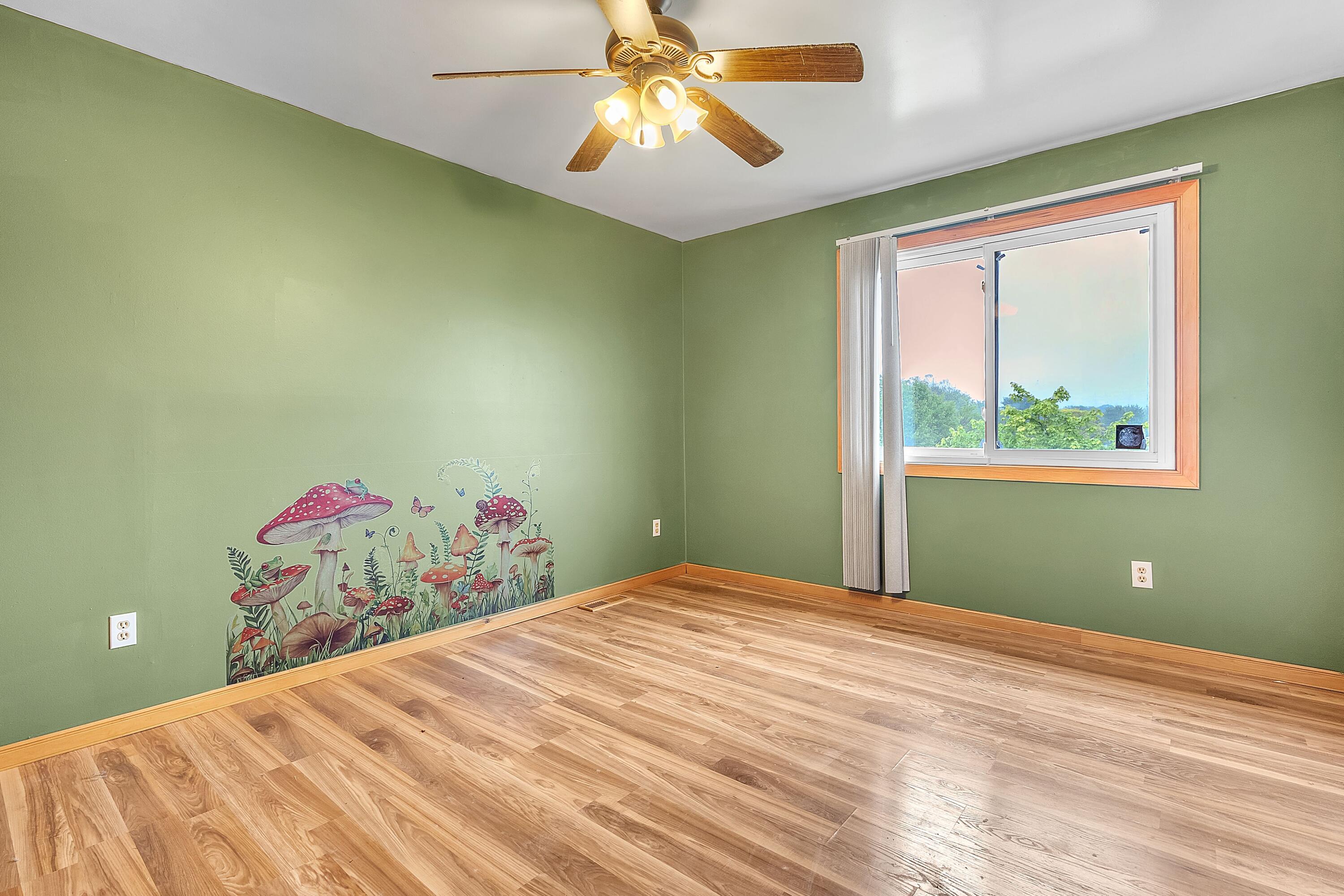 548 Robyn Road, Unit B Valparaiso, IN 46385 - Photo 9 of 18 3000x2001