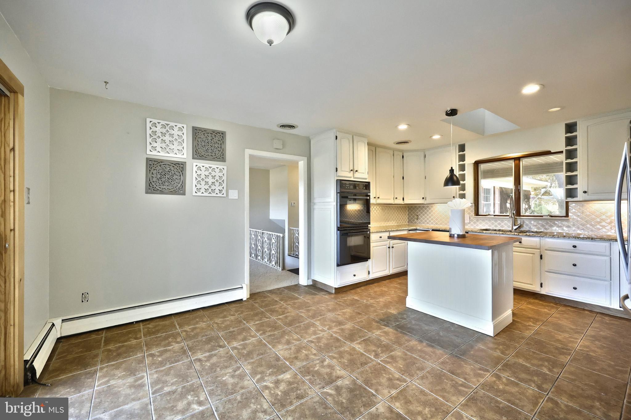 150 Ridge Avenue Glen Rock, PA 17327 - Photo 33 of 49 Kitchen with stylish finishes.