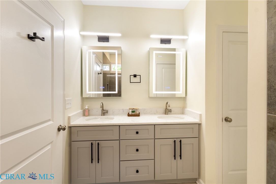 11511 Deep Point Lane Gloucester, VA 23061 - Photo 20 of 48