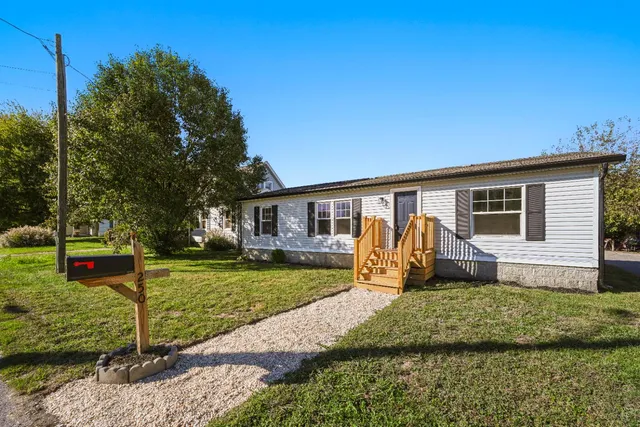 $154,000 | 250 Railroad Avenue, Aurora, IN 47001