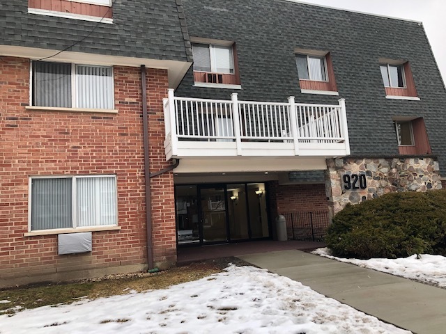 920 Ridge Square, Unit 202 Elk Grove Village, IL 60007 - Photo 1 of 12