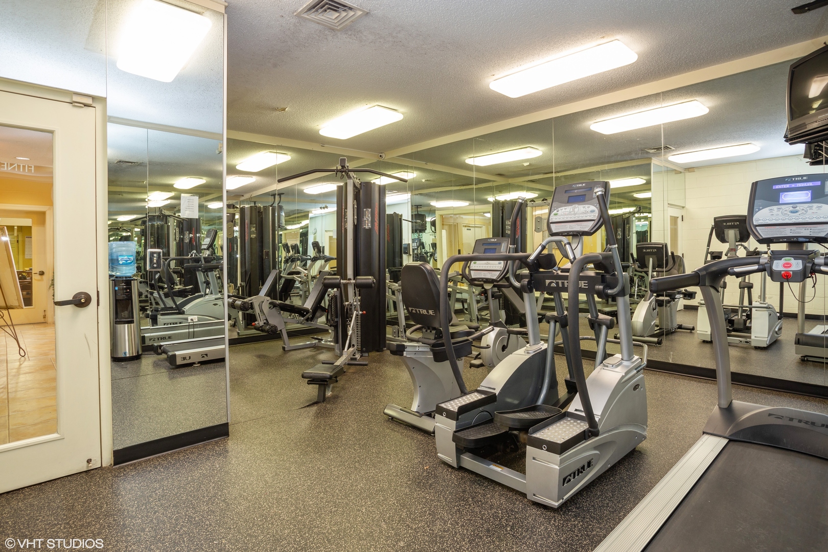 920 Ridge Square, Unit 202 Elk Grove Village, IL 60007 - Photo 11 of 12