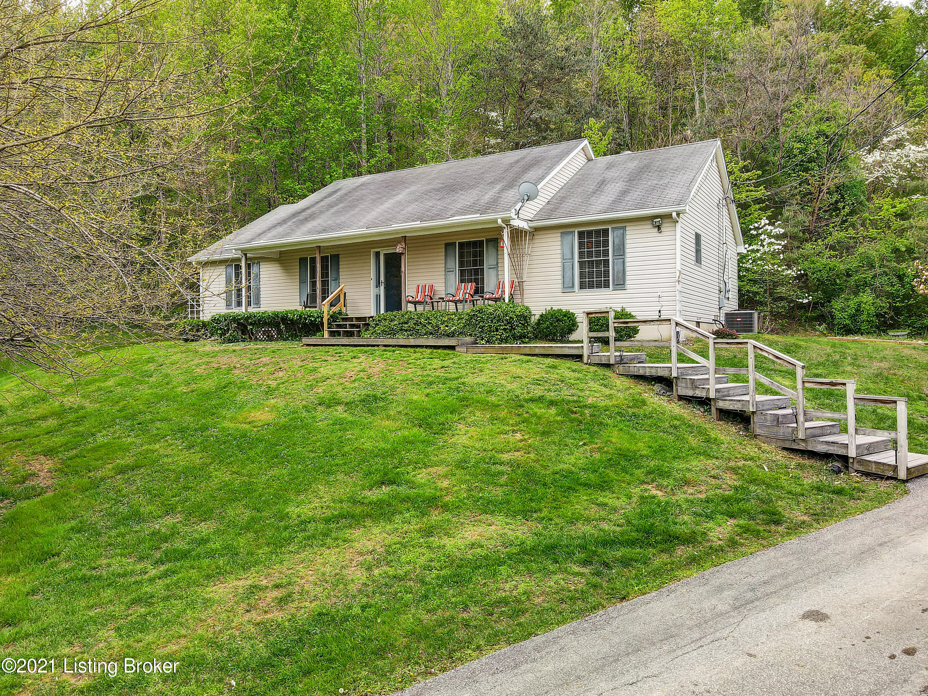 579 Bearcamp Road Louisville, KY 40272 - Photo 1 of 38 Wooded Paradise
