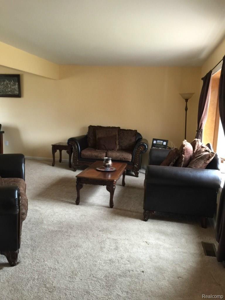 6636 Edgewood Road Canton, MI 48187 - Photo 8 of 18 IMG_1157.jpg